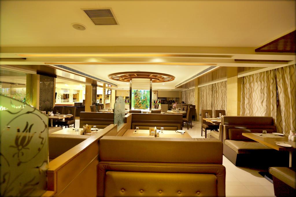 Swagath Grand Suchitra Hotel Hyderabad Exterior foto