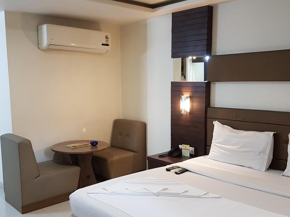 Swagath Grand Suchitra Hotel Hyderabad Exterior foto